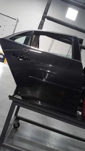 2013 Chevrolet Malibu R. w/center Used OEM complete door assembly used OEM complete door assembly