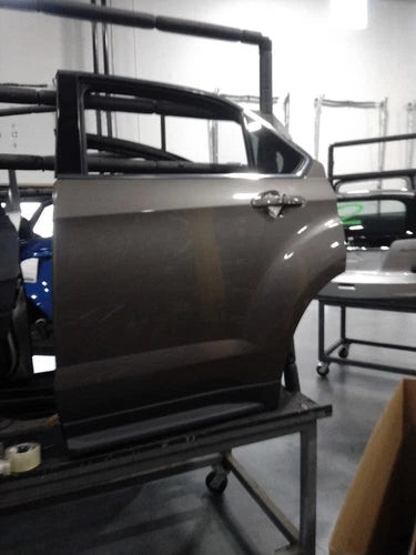 2011 Chevrolet Equinox L. w/privacy Used OEM complete door assembly used OEM complete door assembly
