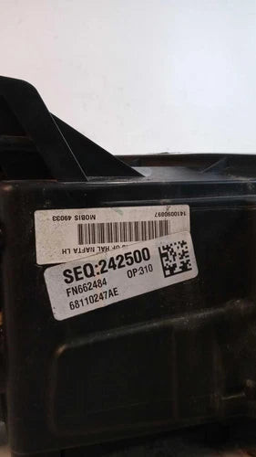 2015 Chrysler 200 Sdn halogen projector w/o d Used OEM headlight used OEM headlight