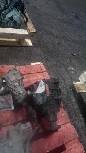 Used OEM Hyundai Santa Fe Transfer Case Assembly 17-19 3.3L Black 35000 Miles used OEM transfer case