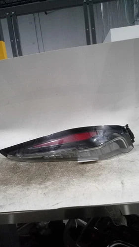2019 Cadillac Xt4 Sport quarter panel mount Used OEM tail light used OEM tail light