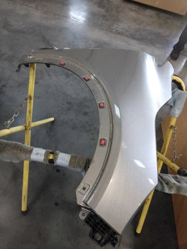 2016 Kia Sorento smooth body colored moulding Fron Used OEM fender used OEM fender
