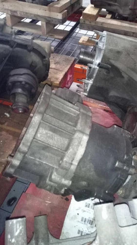 2006 Chrysler 300 Silver OEM Transfer Case Assembly 170K Used Salvage used OEM transfer case
