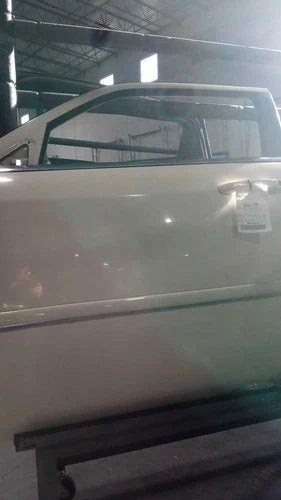 2005 Chrysler 300 Front Left Used OEM complete door assembly used OEM complete door assembly