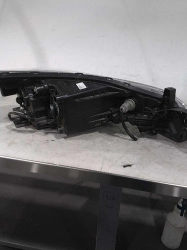 2021 Nissan Kicks halogen Left Used OEM headlight used OEM headlight