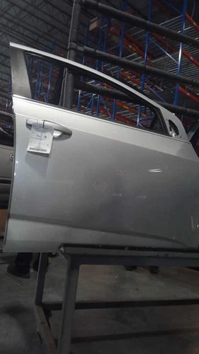 2015 Chevrolet Sonic electric Front R Used OEM complete door assembly used OEM complete door assembly