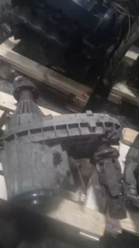 Used OEM Transfer Case Assembly for Ford F250SD Pickup 1999 Maroon 184K used OEM transfer case