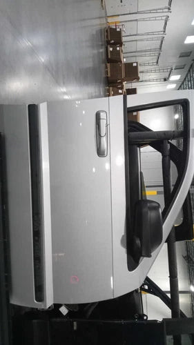 2008 Jeep Grand Cherokee R Silver OEM Right Front Door 55399100AB Used used OEM complete door assembly