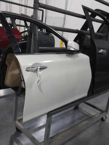 2015 Infiniti q70 Front Righ Used OEM complete door assembly used OEM complete door assembly