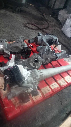 2019 Chevrolet Traverse Rear Differential Assembly OEM Black 109K Used used OEM rear differential carrier