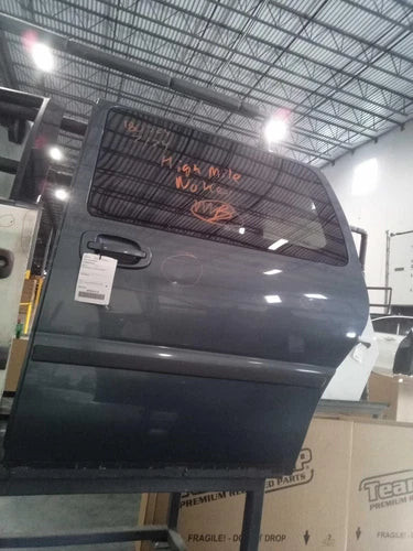2005 Chevrolet Uplander SV6 Montana Used OEM complete door assembly used OEM complete door assembly