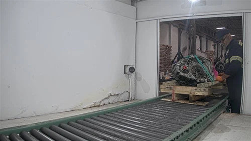 2004 Suzuki Verona Automatic Transmission Assembly OEM Black 2.5L Used used OEM transmission assembly