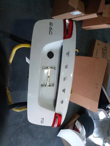 2015 Volvo s60 w/o spoiler w/o rear view camera conven Used OEM deck lid used OEM deck lid