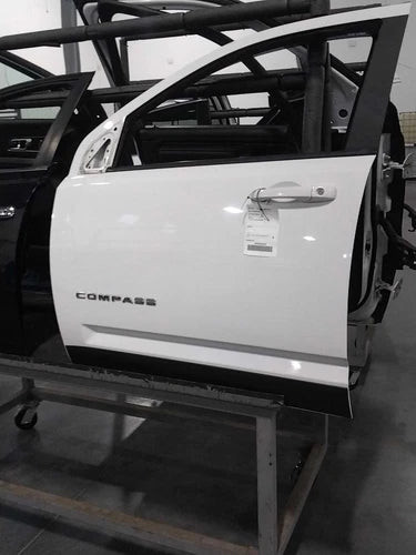 2014 Jeep Compass L. electric window r Used OEM complete door assembly used OEM complete door assembly