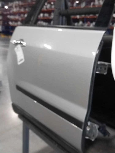 2017 Chevrolet Traverse Rear Right Used OEM complete door assembly used OEM complete door assembly