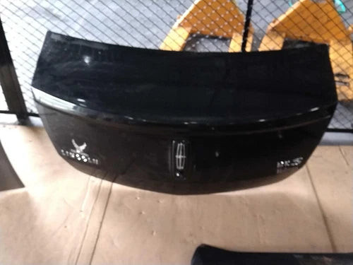 2013 Lincoln Mks w/rear view camera Used OEM deck lid used OEM deck lid