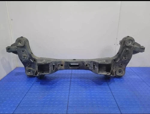 2015-2021 Kia Sedona Rear Crossmember Subframe Genuine OEM 55405A9100 used OEM rear subframe and crossmember