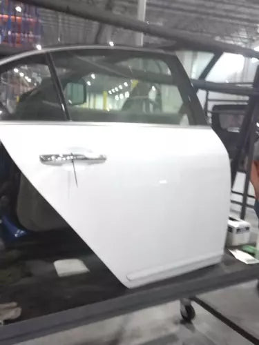 2014 Hyundai Genesis Right Rear Door White OEM Used 4DR 130-50358AR used OEM complete door assembly