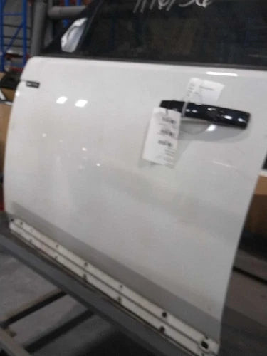 2016 Land Rover LR4 Left Front Door OEM Used White Fits LR3 05-09 10-16 used OEM complete door assembly