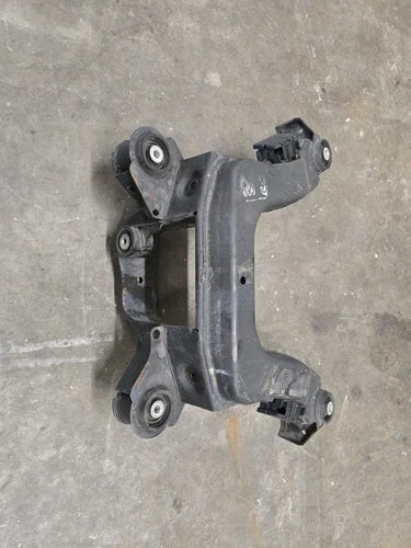 95-99 BMW E36 M3 3.0 3.2 REAR SUSPENSION SUBFRAME AXLE CARRIER CRADLE OEM used OEM rear subframe and crossmember