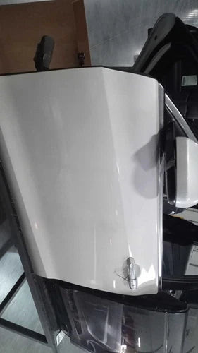 2018 Cadillac Ats Front Left Used OEM complete door assembly used OEM complete door assembly