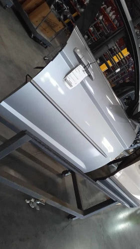 2014 Chrysler 200 R Front Right Silver OEM Door Used Salvage used OEM complete door assembly