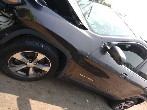 2019 Jeep Cherokee light tint glas Used OEM complete door assembly used OEM complete door assembly