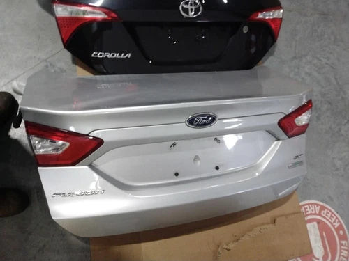 2014 Ford Fusion Silver OEM Deck Lid Used No Spoiler or Rear Camera used OEM deck lid