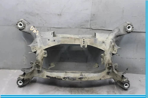 07-17 Lexus XF40 LS460 LS600h Rear Sub Frame Subframe Crossmember Cradle OEM used OEM rear subframe and crossmember