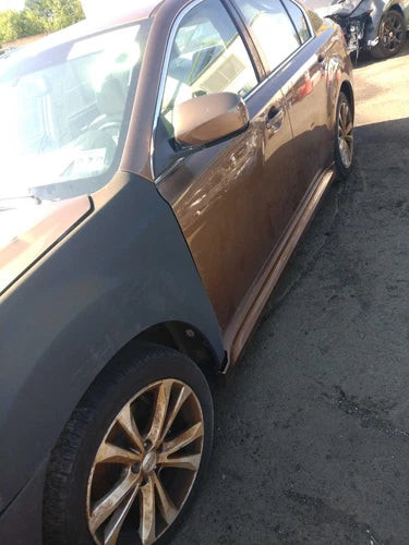 2013 Subaru Legacy Sdn w/rear view camera w/o spoiler Used OEM deck lid used OEM deck lid