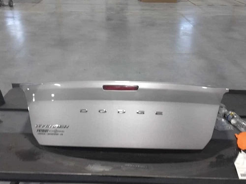 2013 Dodge Avenger w/spoiler Used OEM deck lid used OEM deck lid