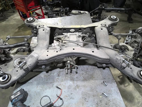 Fits 2017 2018 2019 MERCEDES GLS550 4.7L Type 166 Rear Subframe Crossmember OEM used OEM rear subframe and crossmember