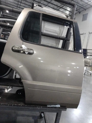 2006 Mercury Mountaineer electric Used OEM complete door assembly used OEM complete door assembly