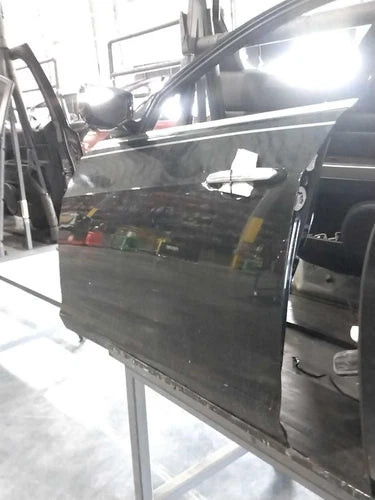 2015 Cadillac Cts Front Left Used OEM complete door assembly used OEM complete door assembly