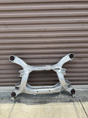 03-08 NISSAN 350Z Z33 REAR SUBFRAME CROSSMEMBER DIFFERENTIAL MOUNT OEM / 138D used OEM differential and carrier assembly
