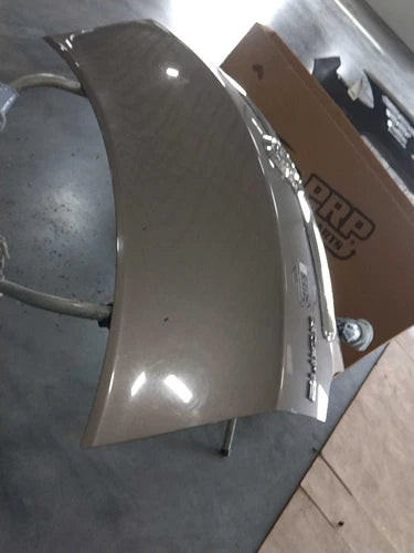 2010 Buick Lacrosse w/o spoiler w/o rear view camera Used OEM deck lid used OEM deck lid