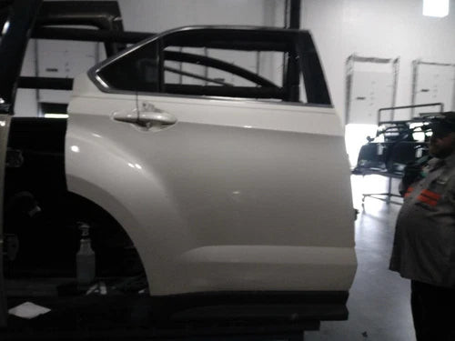 2014 Chevrolet Equinox w/o privacy Used OEM complete door assembly used OEM complete door assembly