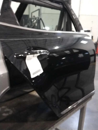 2018 Kia Cadenza w/o rear window s Used OEM complete door assembly used OEM complete door assembly