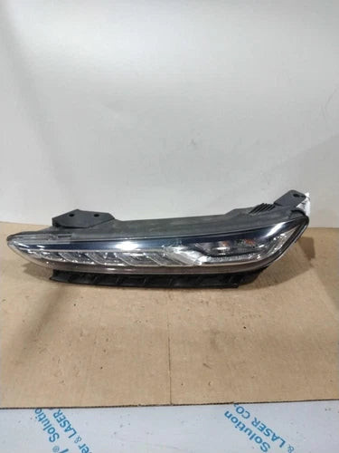 Hyundai Kona 2018 Headlight Assembly R OEM Used Black Halogen OEM OEM used OEM headlight