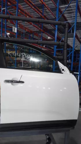 2015 Kia Sorento R Right Passenger Side Front Door OEM White Used used OEM complete door assembly