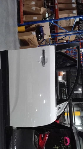 2015 Kia Sorento R Right Side Front Door OEM Used White used OEM complete door assembly