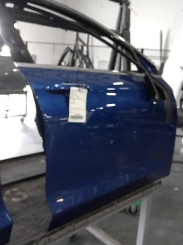 2015 Chrysler 200 electric Sdn 2 pin Used OEM complete door assembly used OEM complete door assembly