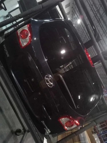 2011 Hyundai Santa fe w/rear spoiler w/o rear view camera Gr Used OEM deck lid used OEM deck lid