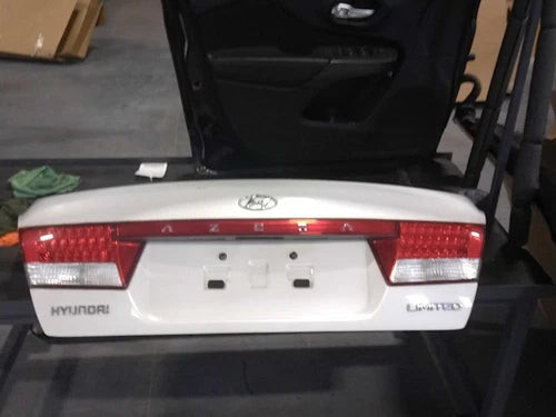 2010 Hyundai Azera White OEM Tailgate 6 Month Warranty Used Salvage used OEM liftgate or tailgate