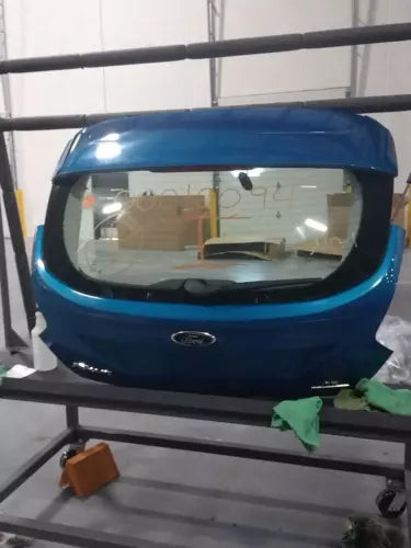 2014 Ford Focus Htbk spoiler w/o rear view camera SE Used OEM deck lid used OEM deck lid