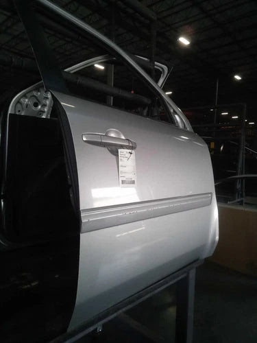 2010 Honda Pilot electric Front Right Used OEM complete door assembly used OEM complete door assembly