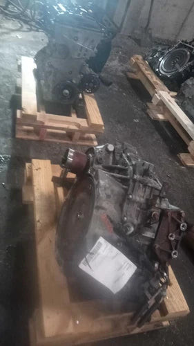 2013 Kia Soul Automatic Transmission Assembly Silver OEM Used 122K Miles used OEM transmission assembly