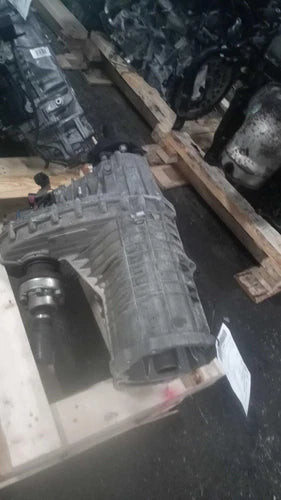 Used OEM Porsche Cayenne 2010 Transfer Case Assembly 3.6L 140K miles used OEM transfer case