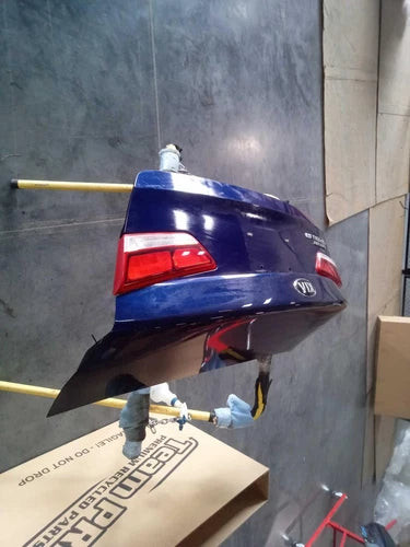 2020 Kia Optima US built VIN 5 1st digit w/o spoiler incande Used OEM deck lid used OEM deck lid