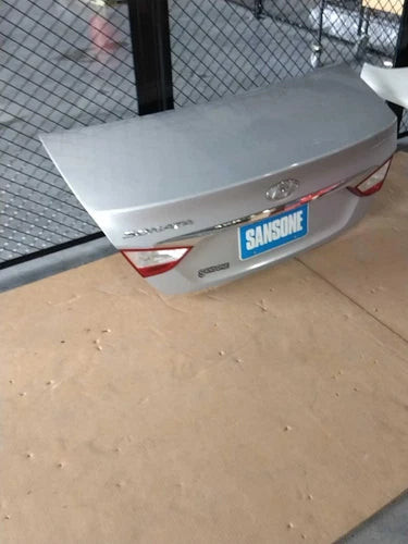 2011 Hyundai Sonata Silver OEM Tailgate Scratchs 4DR SLV Used Salvage used OEM liftgate or tailgate
